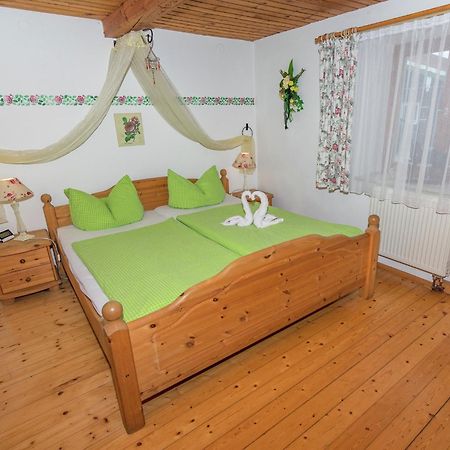 Alluring Holiday Home In Ubersee With Whirlpool Esterno foto