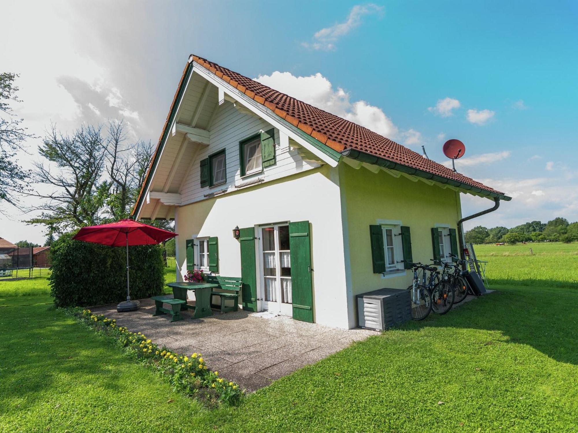 Alluring Holiday Home In Ubersee With Whirlpool Esterno foto