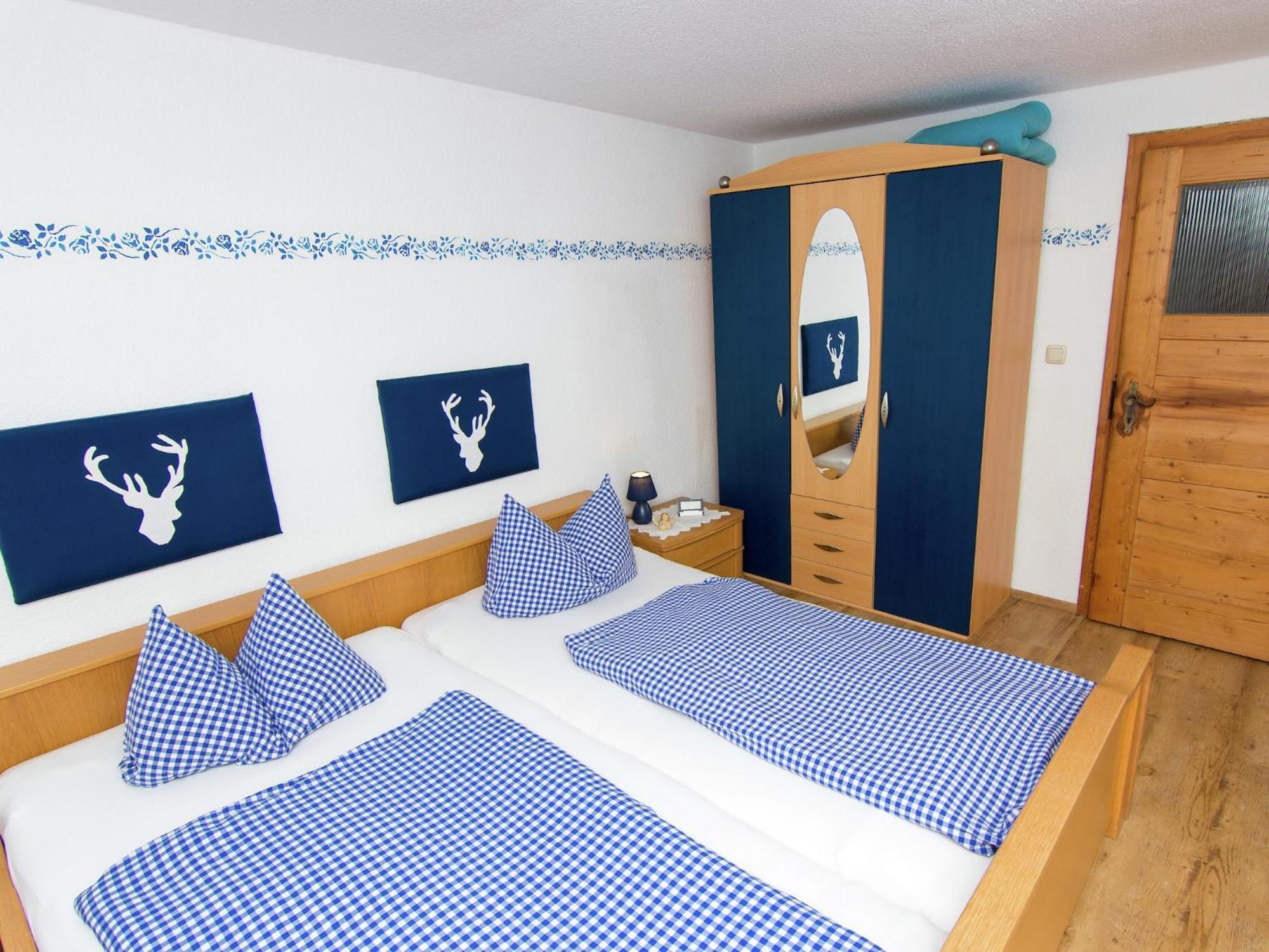 Alluring Holiday Home In Ubersee With Whirlpool Esterno foto