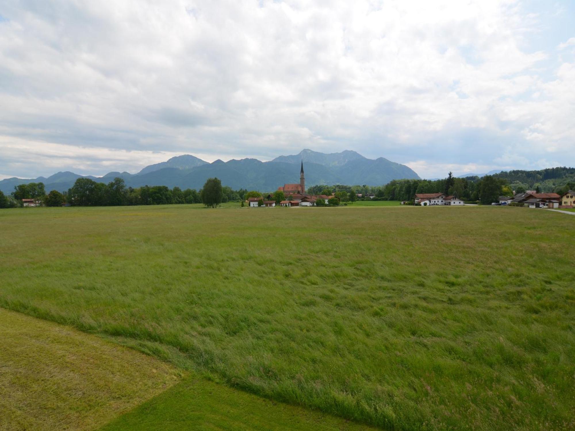 Alluring Holiday Home In Ubersee With Whirlpool Esterno foto