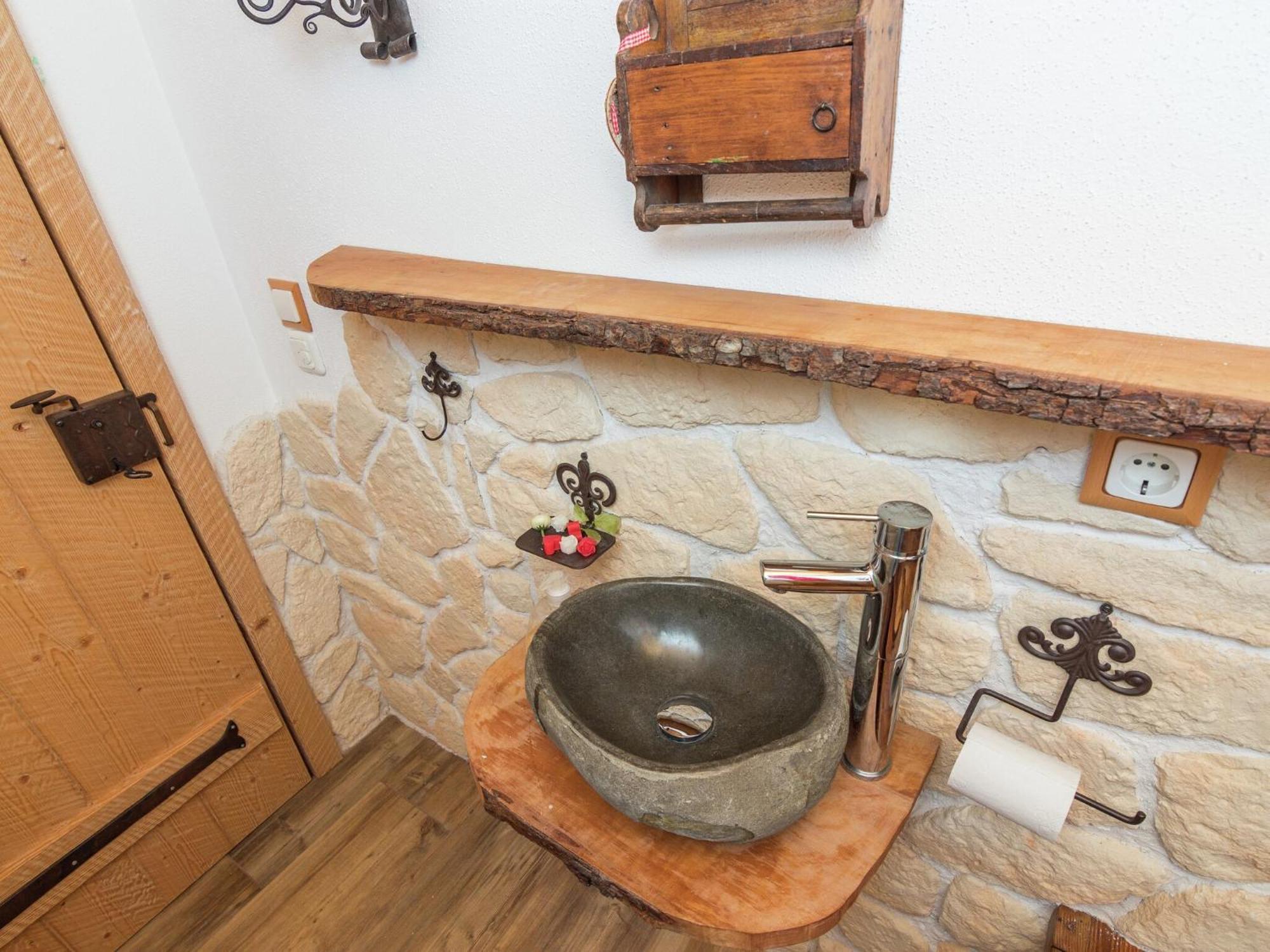 Alluring Holiday Home In Ubersee With Whirlpool Esterno foto