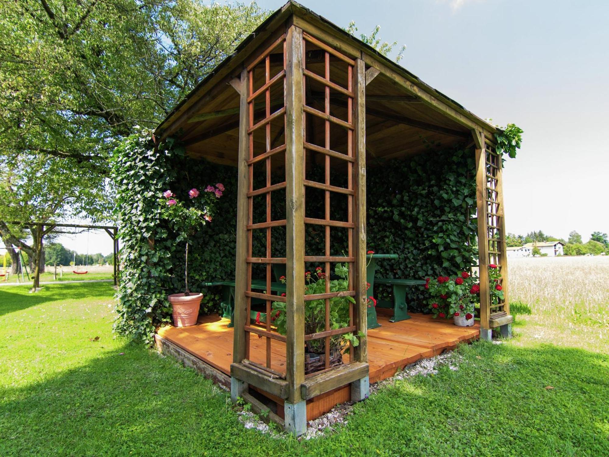 Alluring Holiday Home In Ubersee With Whirlpool Esterno foto
