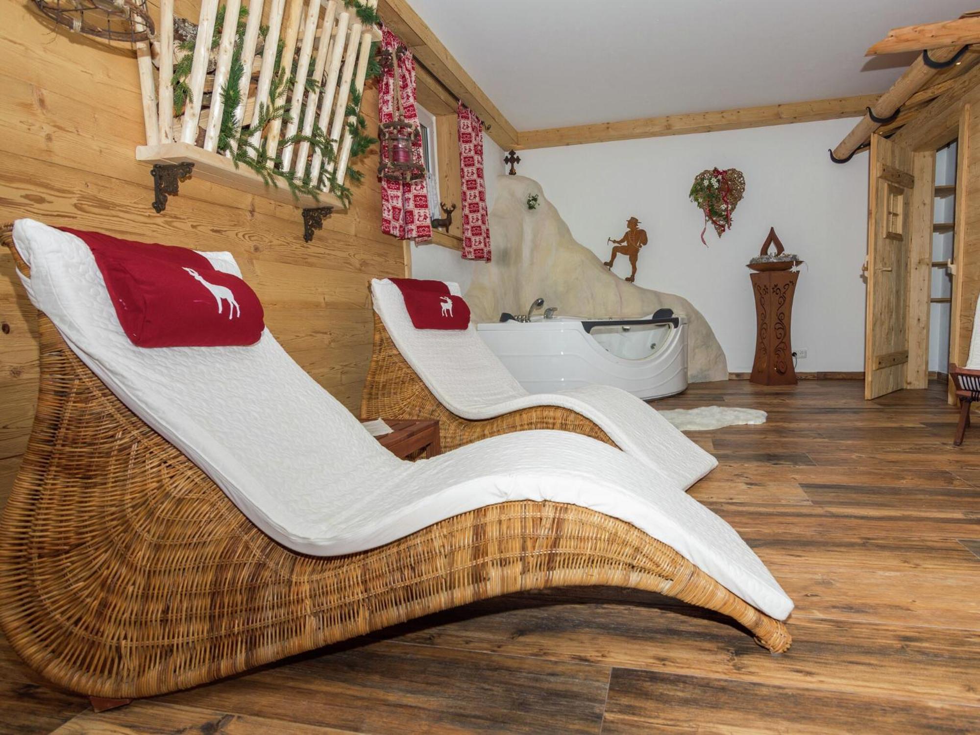 Alluring Holiday Home In Ubersee With Whirlpool Esterno foto