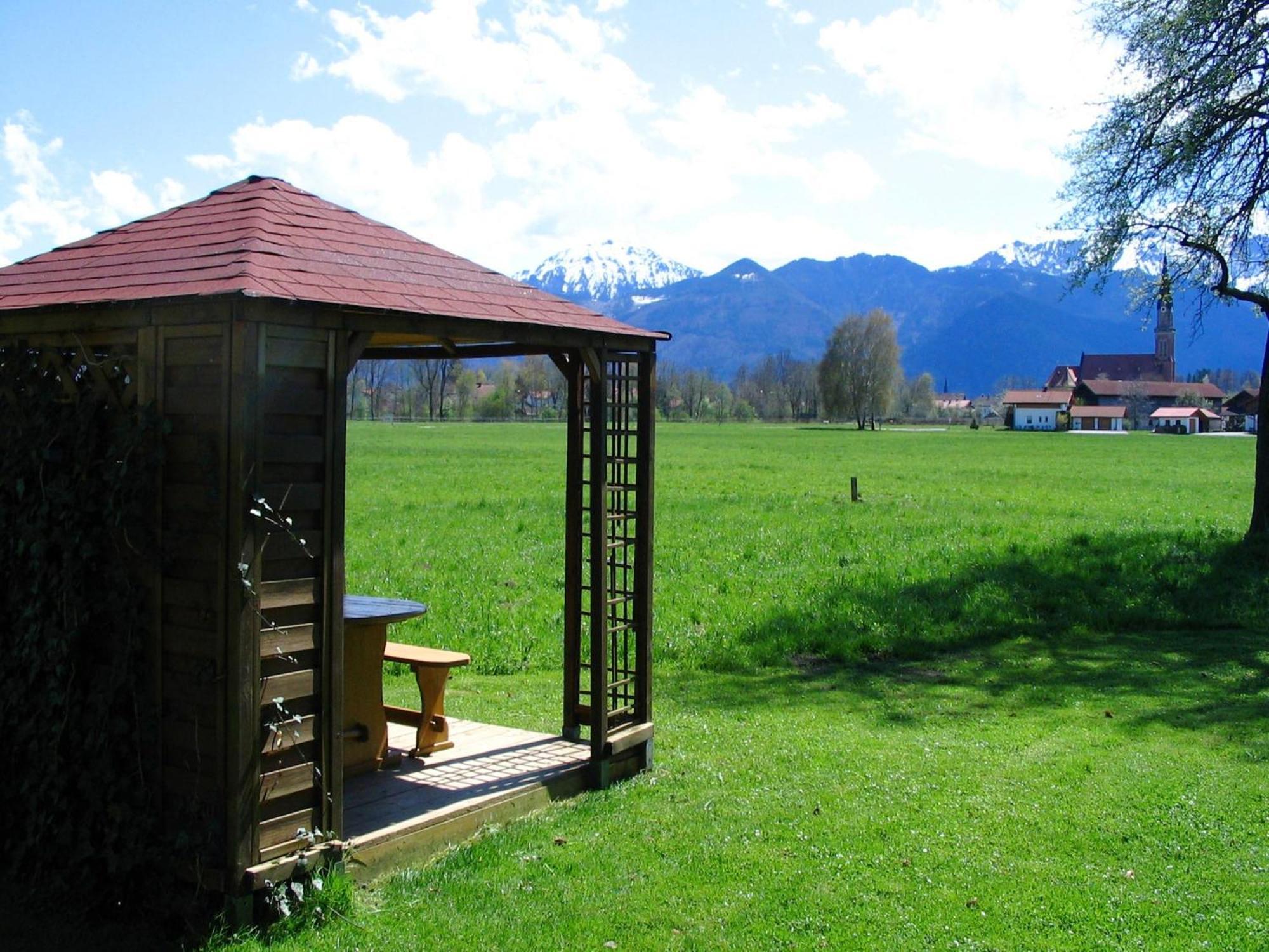 Alluring Holiday Home In Ubersee With Whirlpool Esterno foto