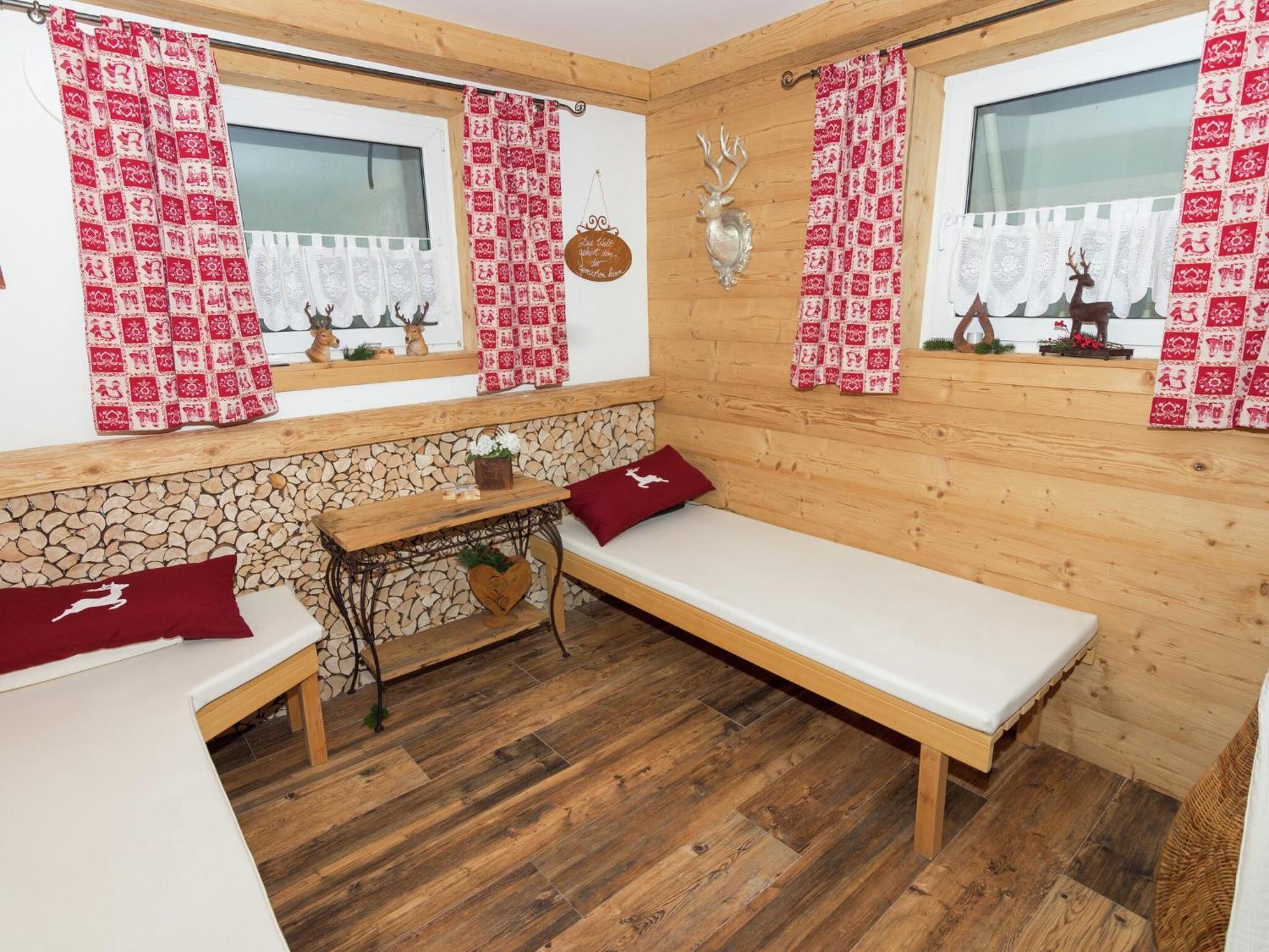 Alluring Holiday Home In Ubersee With Whirlpool Esterno foto