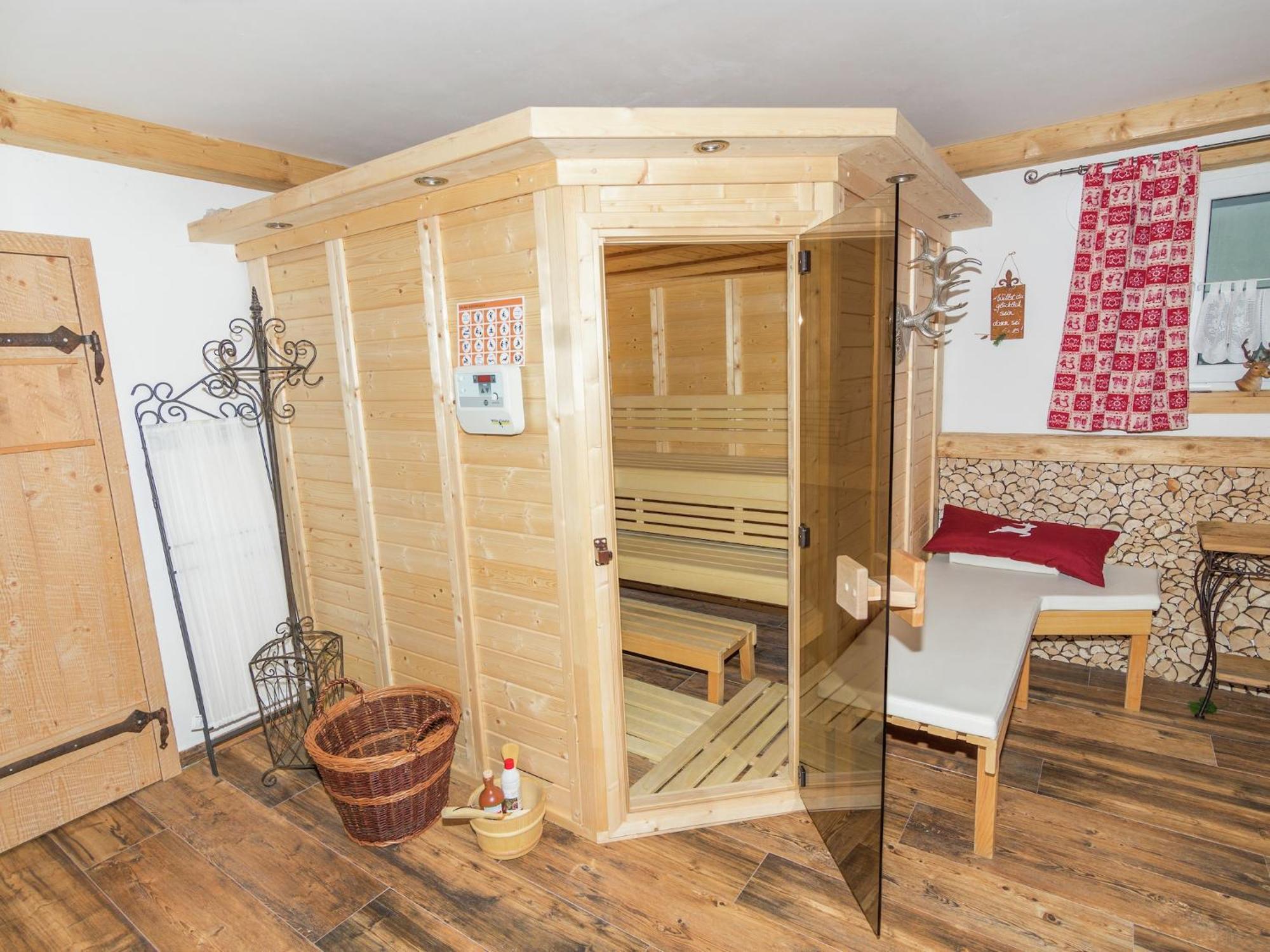 Alluring Holiday Home In Ubersee With Whirlpool Esterno foto