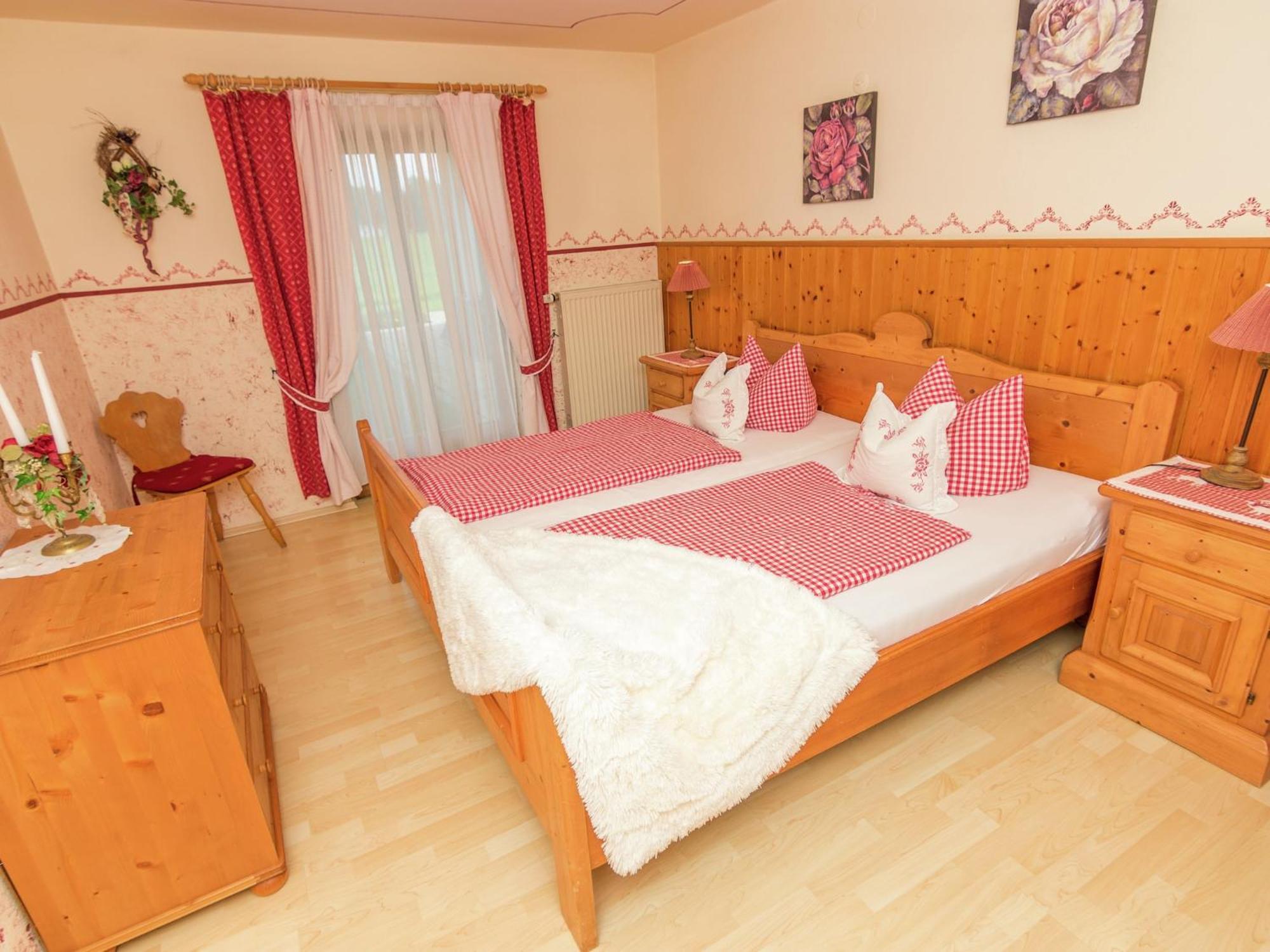 Alluring Holiday Home In Ubersee With Whirlpool Esterno foto
