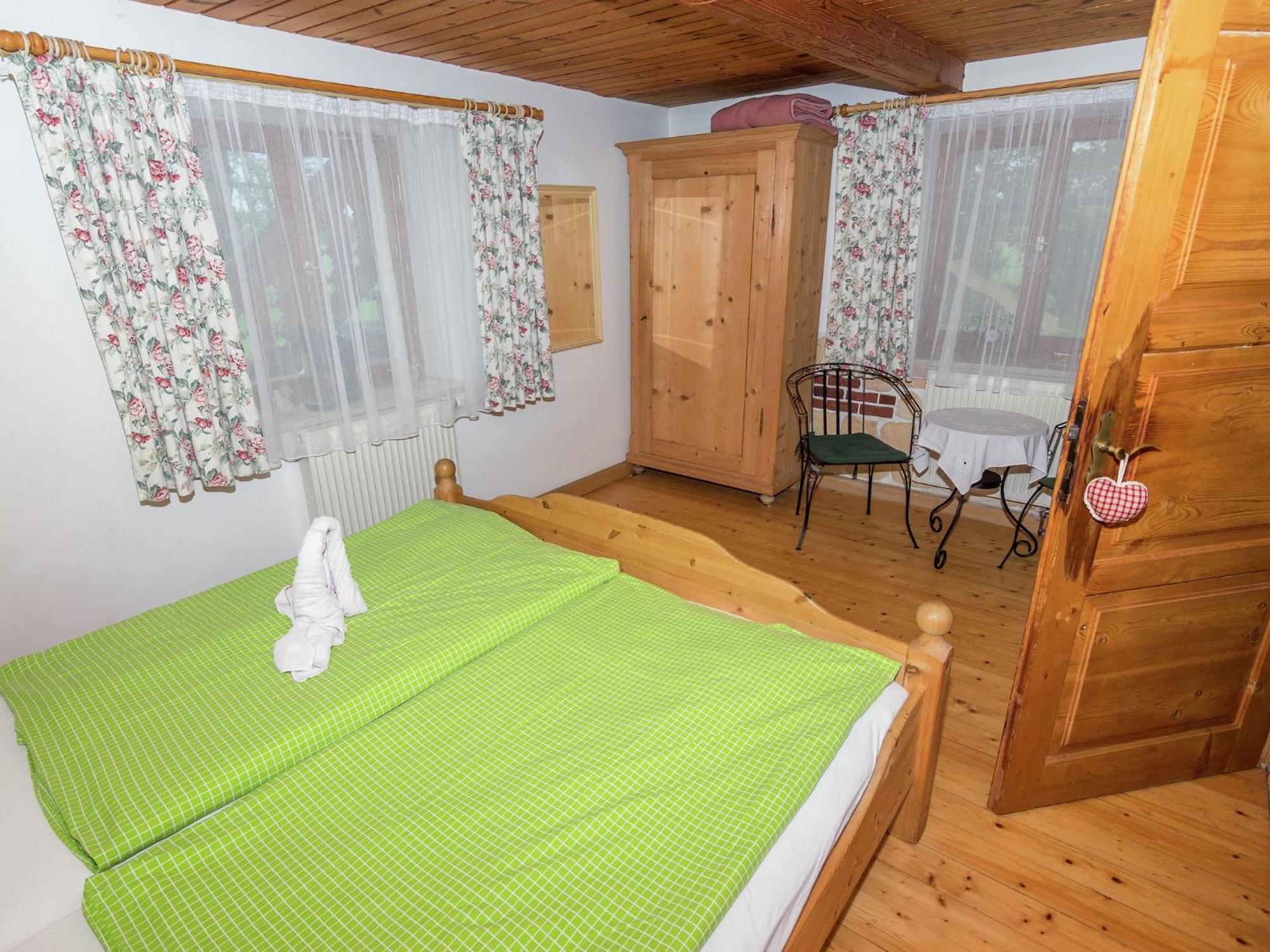 Alluring Holiday Home In Ubersee With Whirlpool Esterno foto
