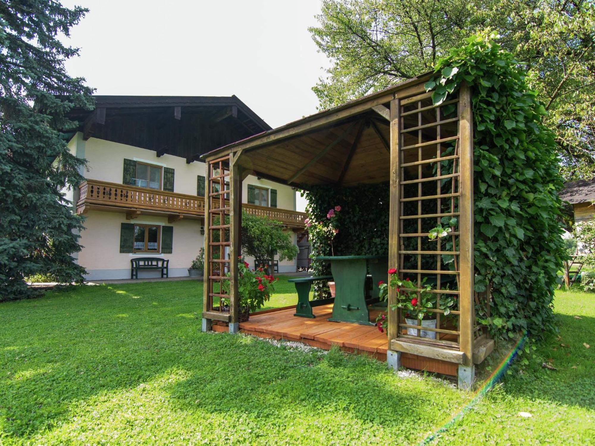 Alluring Holiday Home In Ubersee With Whirlpool Esterno foto