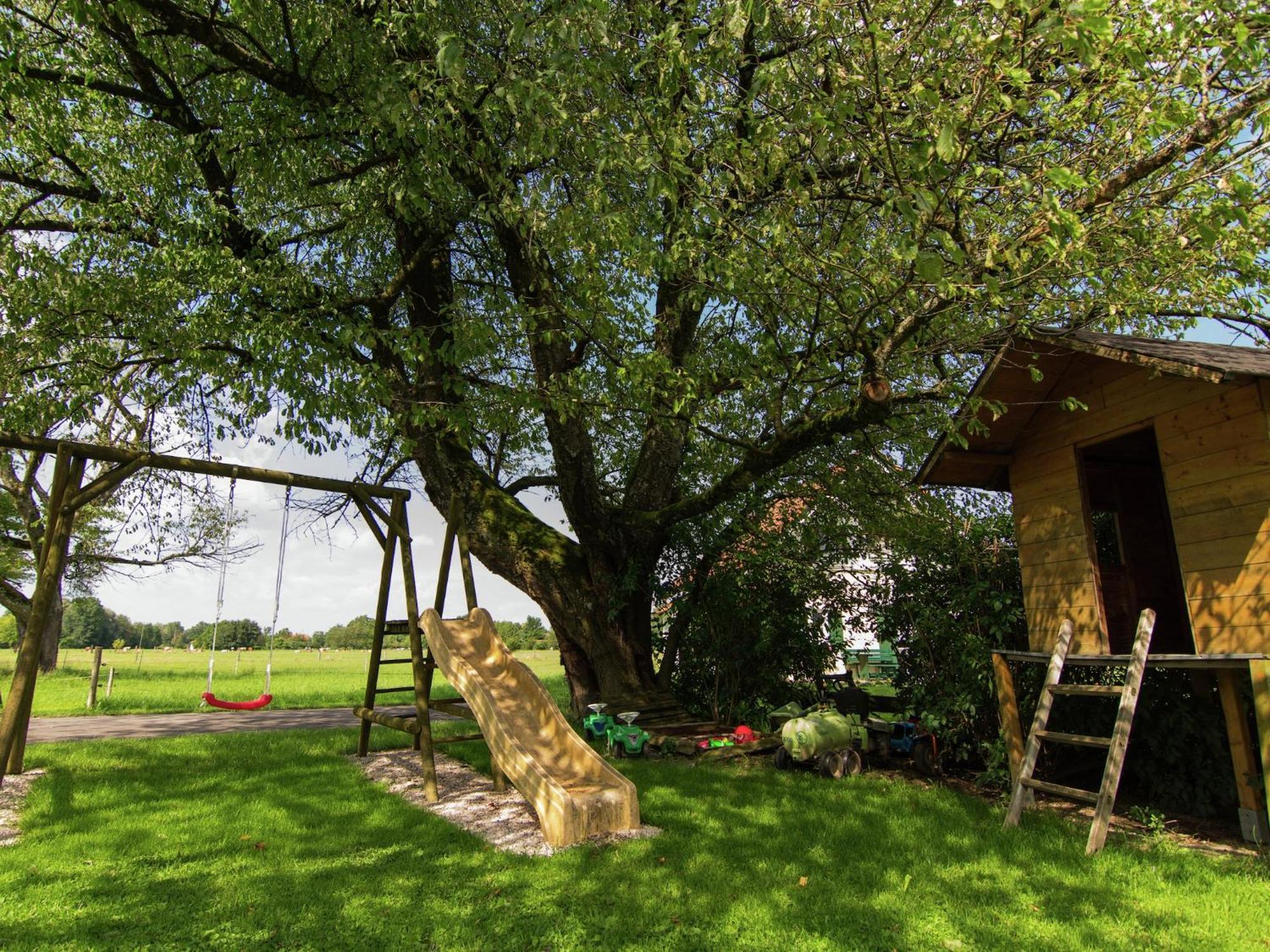 Alluring Holiday Home In Ubersee With Whirlpool Esterno foto
