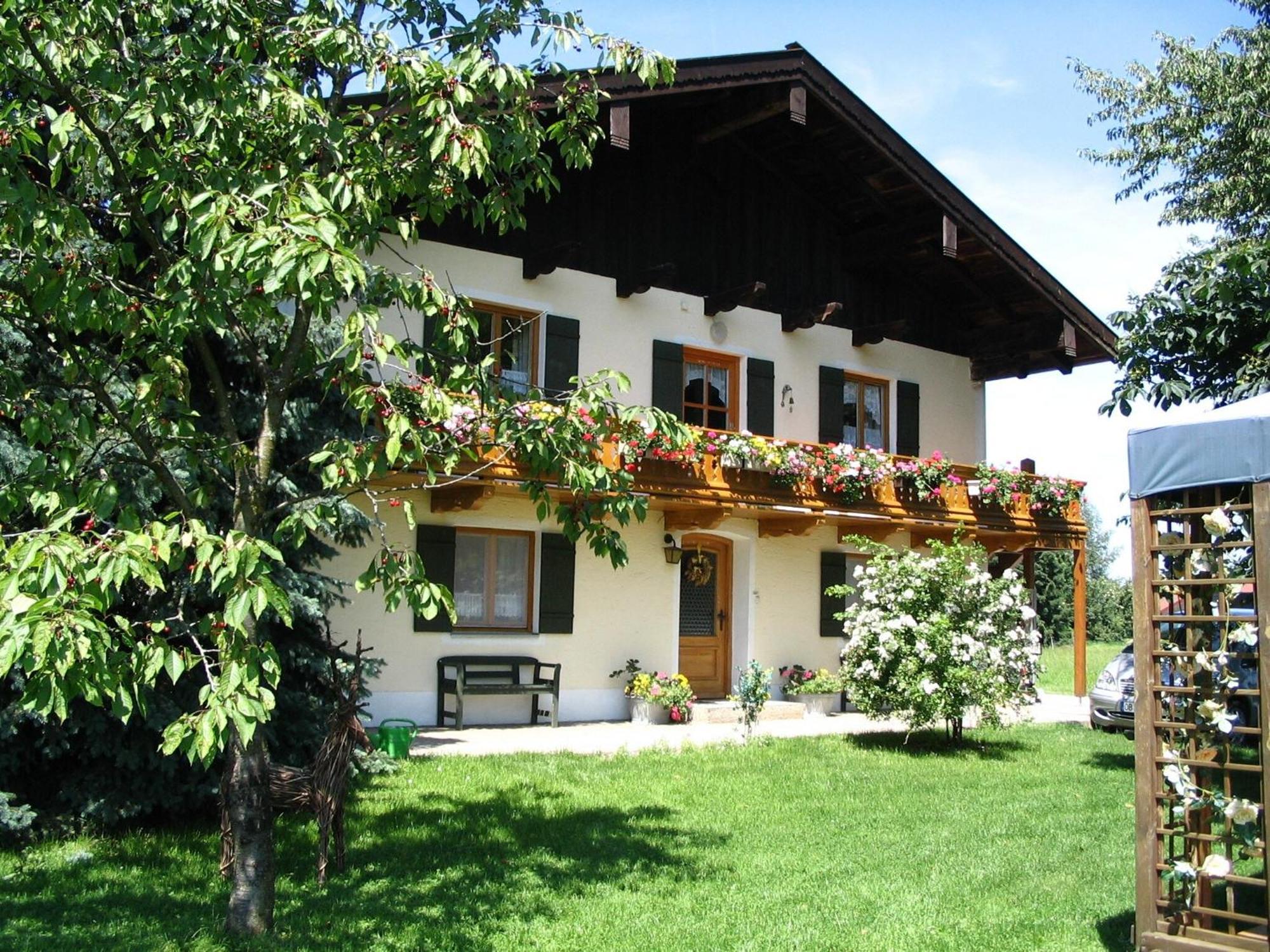 Alluring Holiday Home In Ubersee With Whirlpool Esterno foto