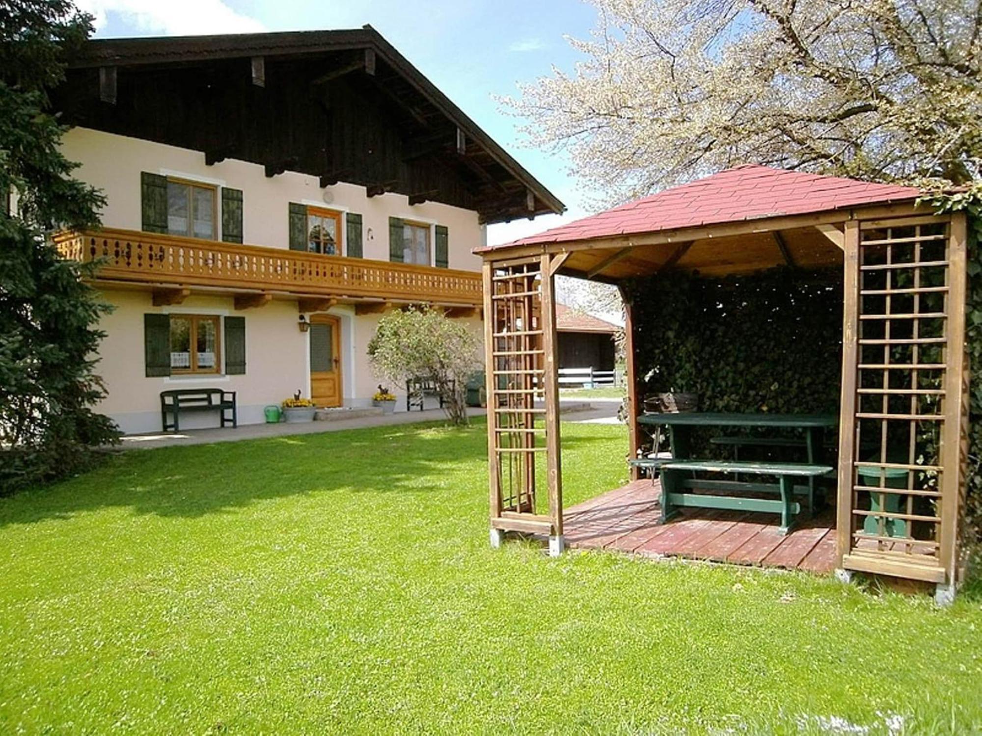 Alluring Holiday Home In Ubersee With Whirlpool Esterno foto