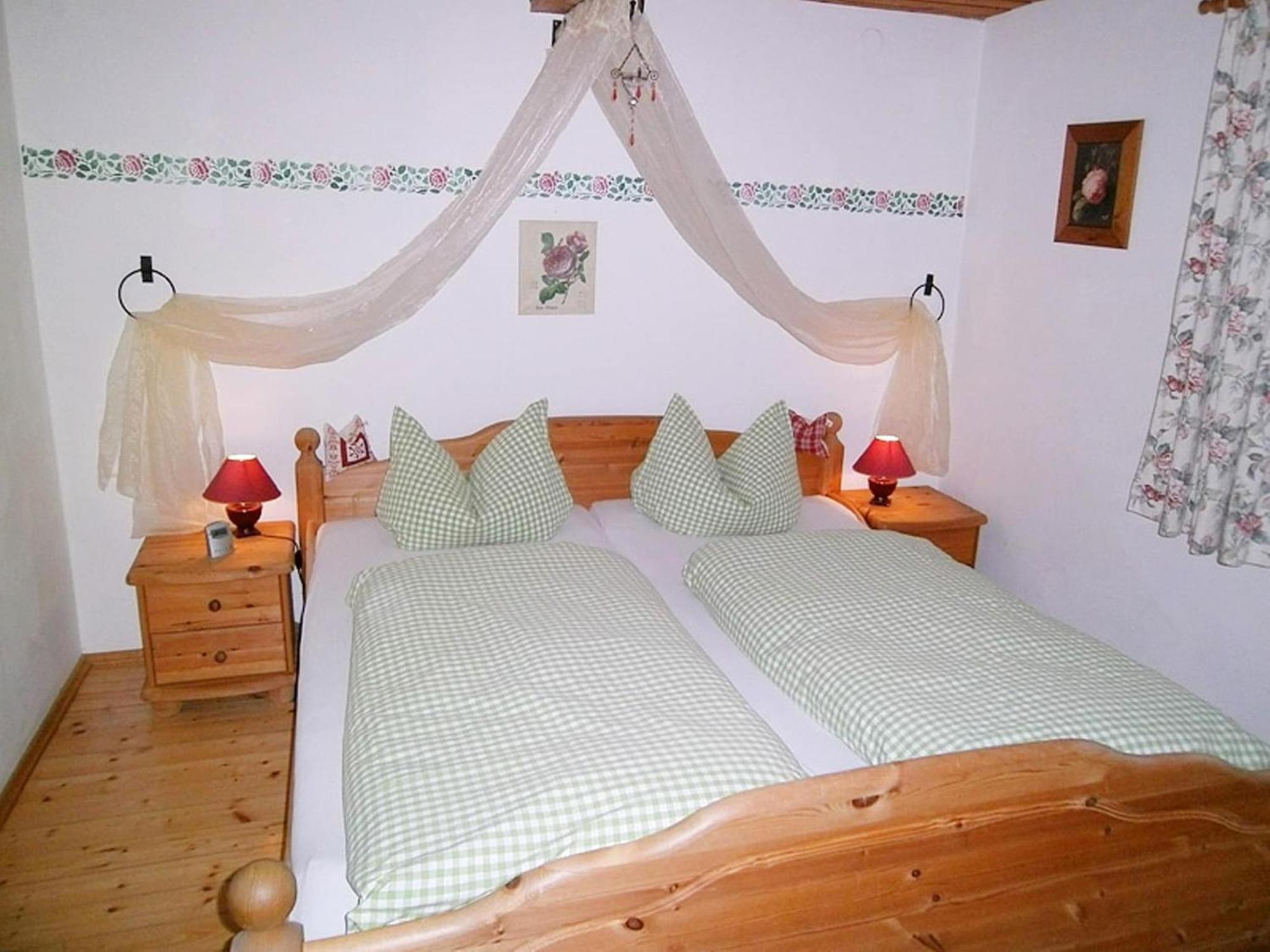 Alluring Holiday Home In Ubersee With Whirlpool Esterno foto